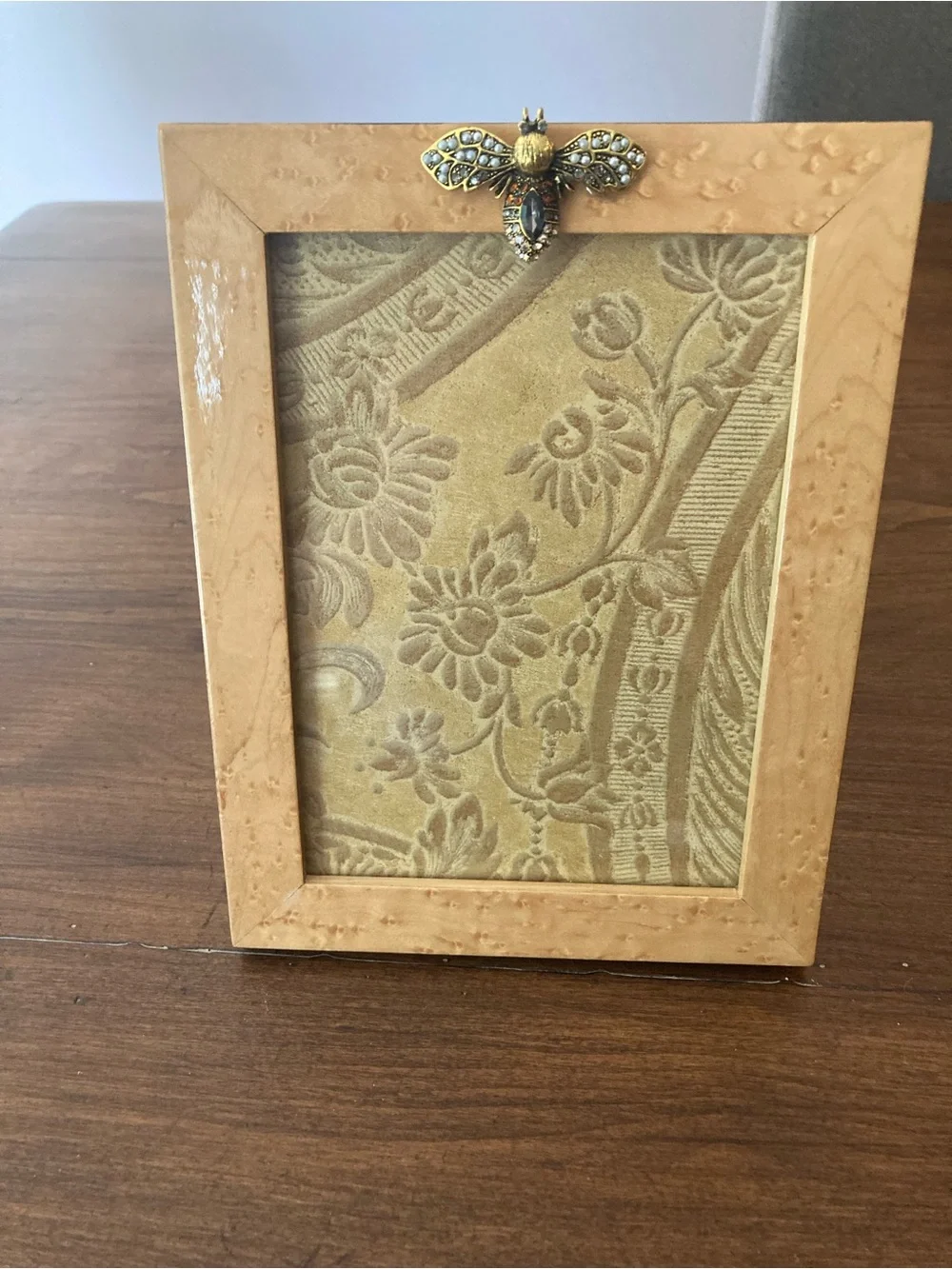 Gold Bee Accent Picture Frame with Light Wood Finish 5x7